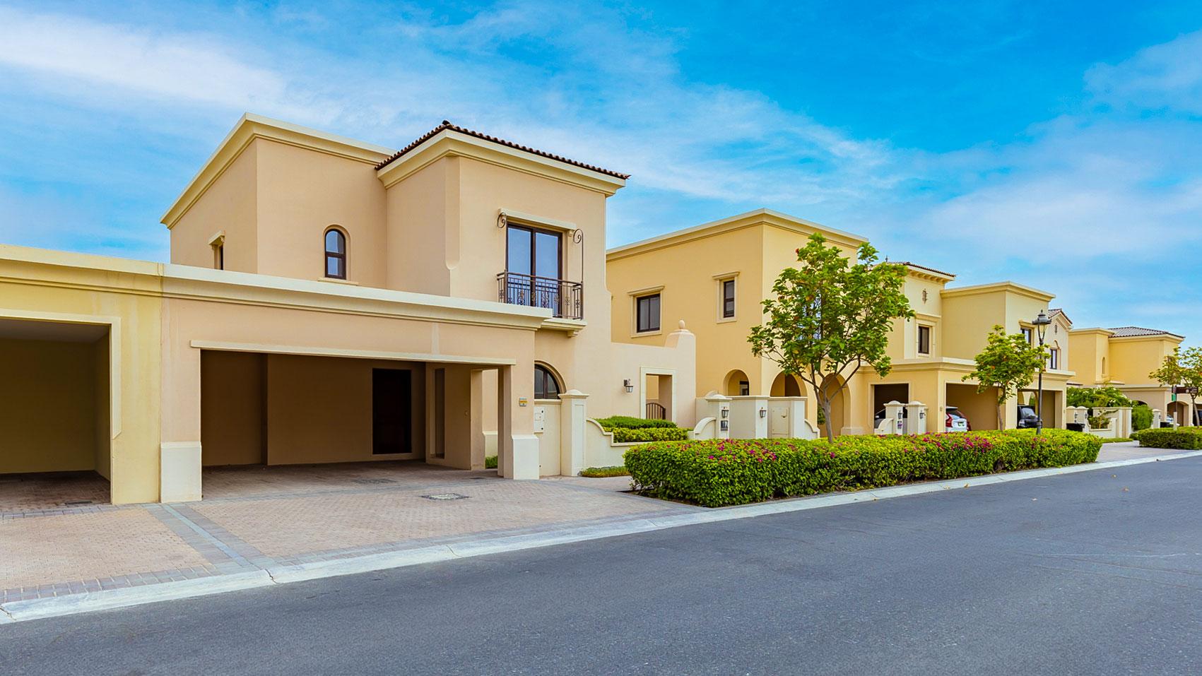 Family-friendly villas in Arabian Ranches